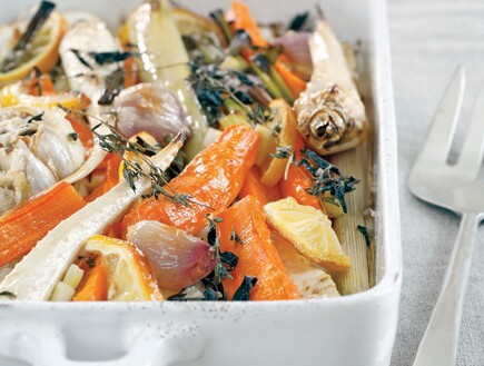 ירקות שורש צלויים בשמן זית