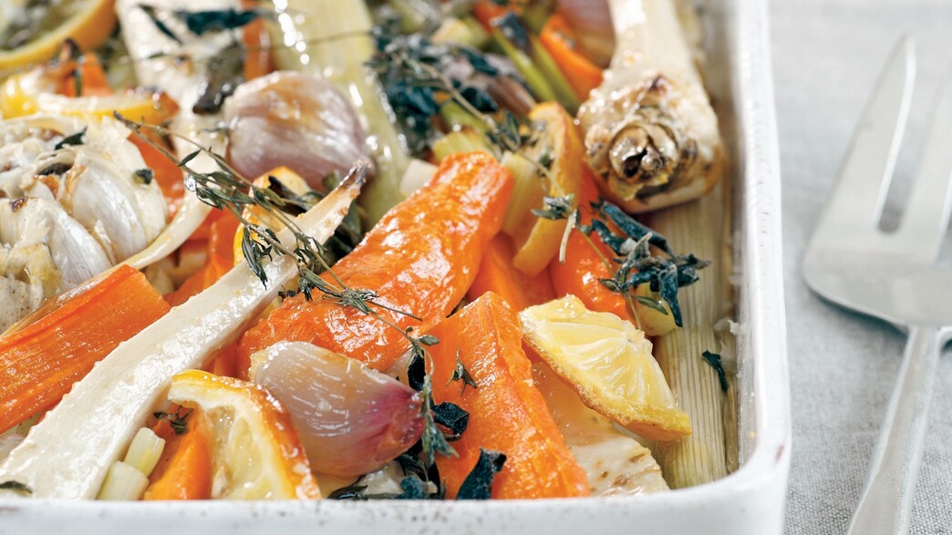 ירקות שורש צלויים בשמן זית