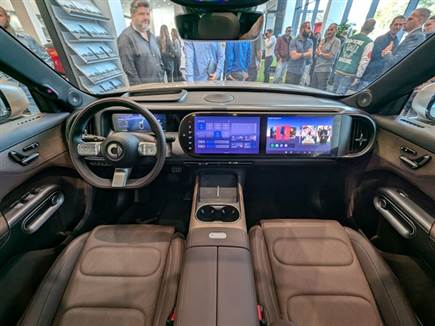 רשימת אבזור מכובדת, אבל המחיר לא זול כמו המתחרות מסין רשימת אבזור מכובדת, אבל המחיר לא זול כמו המתחרות מסין