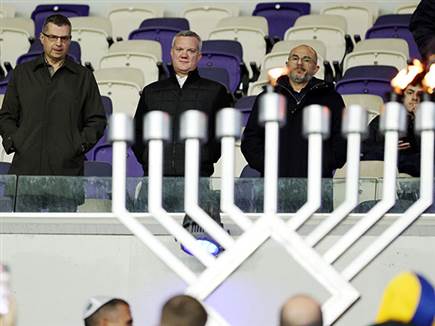 חנוכה בבלומפילד (אלן שיבר)