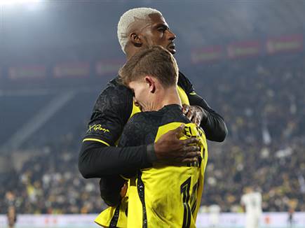 ועולה למקום השני בטבלה (צילום: דני מרון)