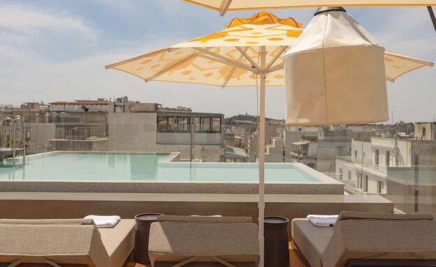 בריכת מלון אדיה אתונה