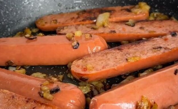 נקניקיות ברוטב אדום עם פירה - ההכנה