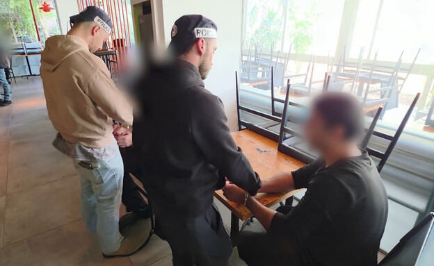 מעצר 4 תושבי ראשל"צ בחשד להחזקת זרים בתנאי עבדות מעצר 4 תושבי ראשל"צ בחשד להחזקת זרים בתנאי עבדות