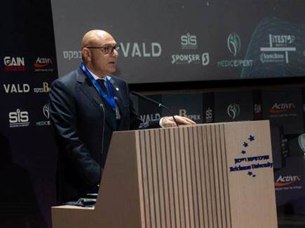 יו“ר ההתאחדות לכדורגל, שינו זוארץ (צילום: ההתאחדות לכדורגל) יו“ר ההתאחדות לכדורגל, שינו זוארץ (צילום: ההתאחדות לכדורגל)