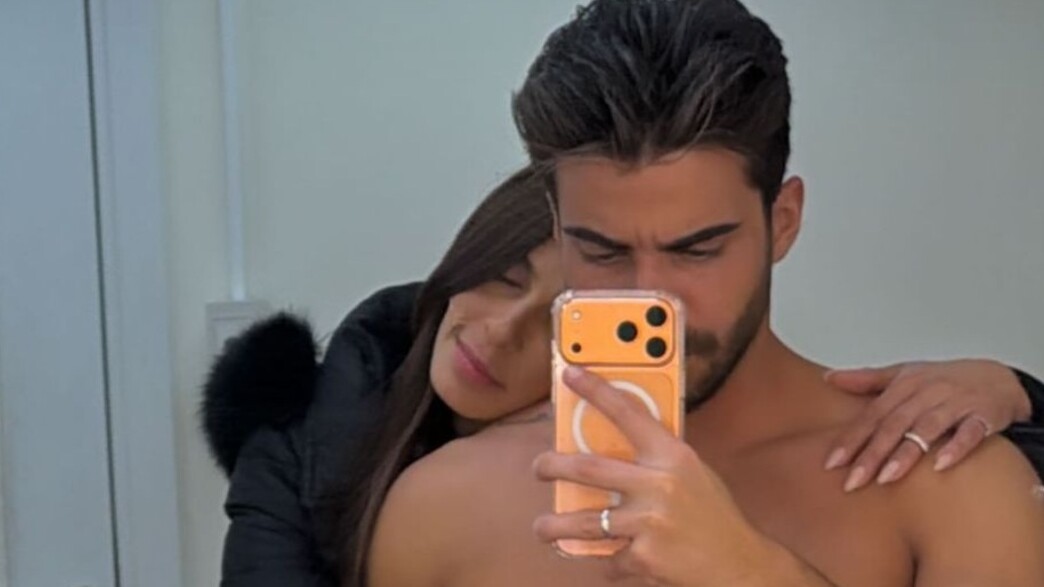 יהודה בובחוט על מיכל הקטנה יהודה בובחוט על מיכל הקטנה