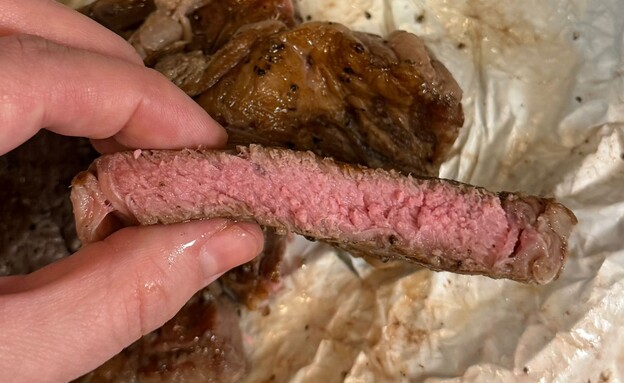 עובר משלוח. הסטייק של ביף (BEEF) עובר משלוח. הסטייק של ביף (BEEF)