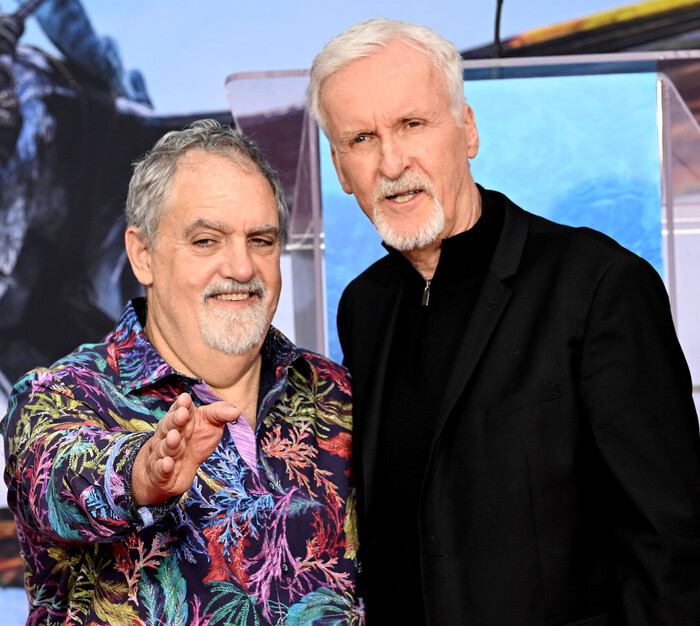 ג'יימס קמרון, ג'ון לנדאו ג'יימס קמרון, ג'ון לנדאו