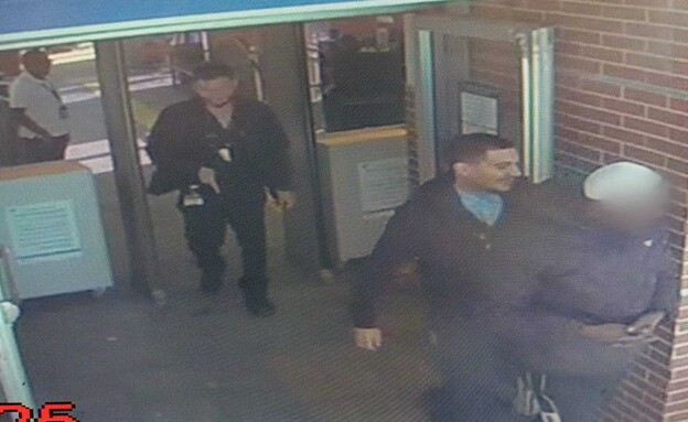 הסתנן ועלה על רכבת משא