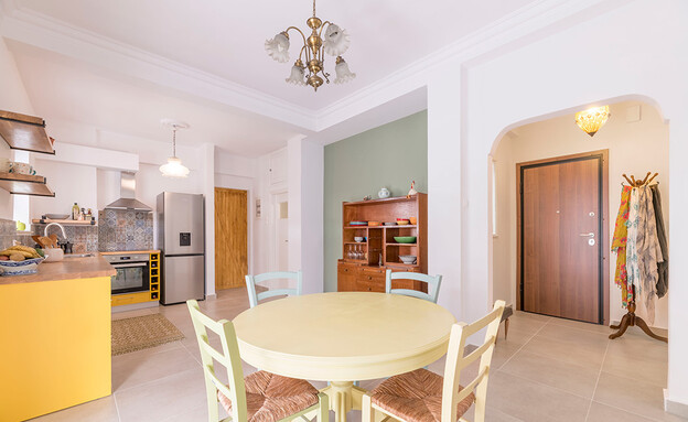 דירה באתונה ענבר בן צבי נורית נועה ירון 