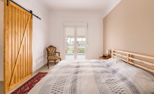 דירה באתונה ענבר בן צבי נורית נועה ירון 