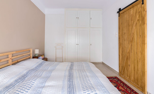 דירה באתונה ענבר בן צבי נורית נועה ירון 