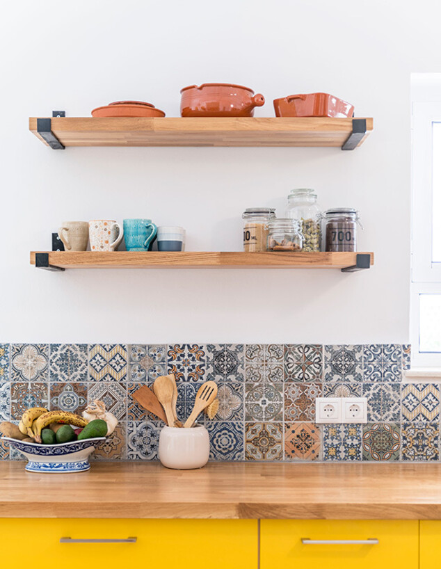 דירה באתונה ענבר בן צבי נורית נועה ירון ג 