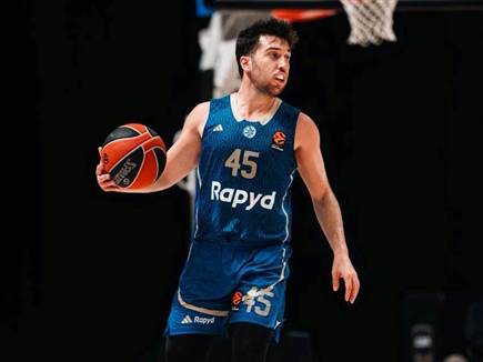 עם ארבעה ניצחונות רצופים (Dubai Basketball)