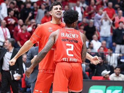 איש הדבק (אלן שיבר) (צילום: ספורט 5)