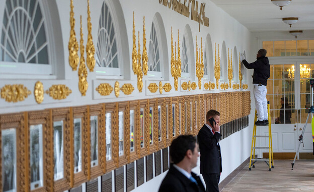 התמונות והשלטים ב"שביל התהילה הנשיאותי" בבית הלבן התמונות והשלטים ב"שביל התהילה הנשיאותי" בבית הלבן