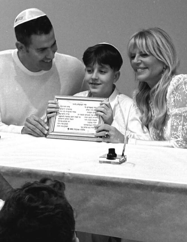 הבר מצווה של הבן של סנדרה רינגלר ושגב משה הבר מצווה של הבן של סנדרה רינגלר ושגב משה