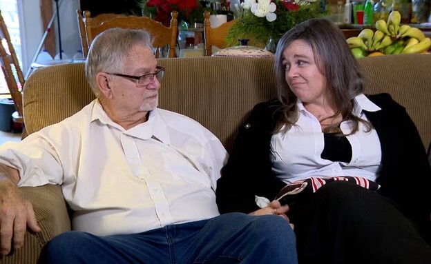 מישל שנעדרה במשך 42 שנה התאחדה עם אביה מישל שנעדרה במשך 42 שנה התאחדה עם אביה