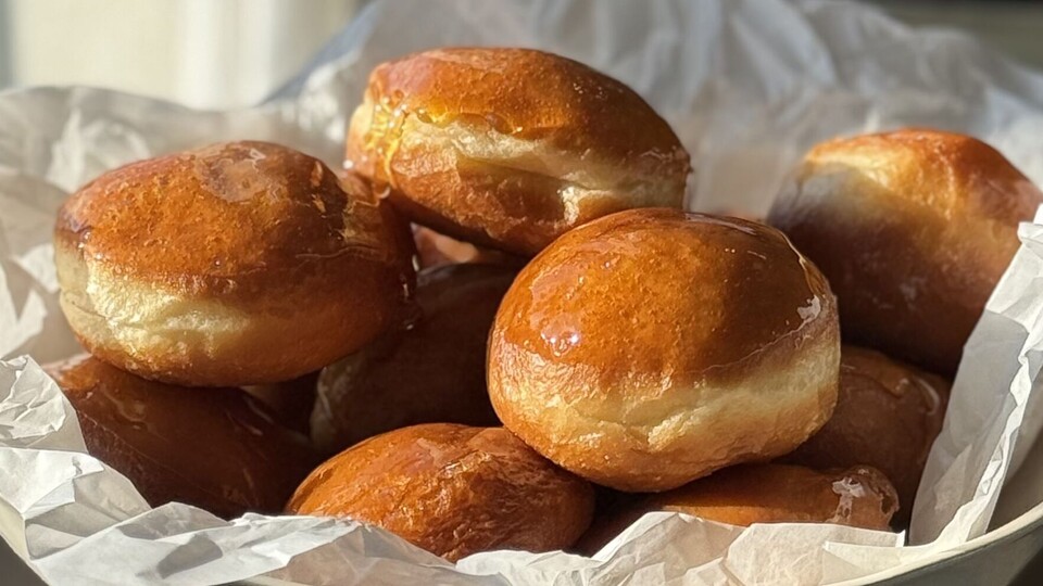 סופגניות סנט אונורה (צילום: קרן אגם)