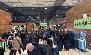 הישראלים תקועים בברלין (צילום: ללא)