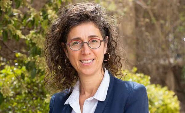 פנינה עומר פנינה עומר