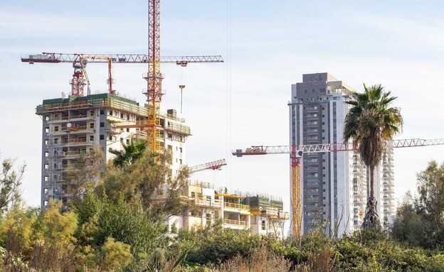 אתר בנייה בקריית ביאליק (צילום: ervin herman, shutterstock)