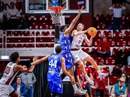 (FIBA) (צילום: ספורט 5)