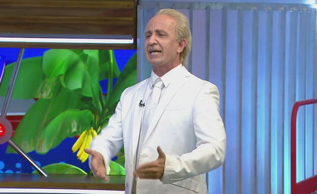 ערן זרחוביץ' בתפקיד פרס בארץ נהדרת