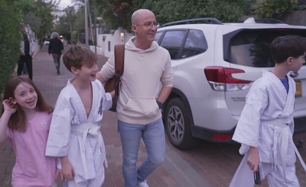 ערן זרחוביץ' עם הילדים
