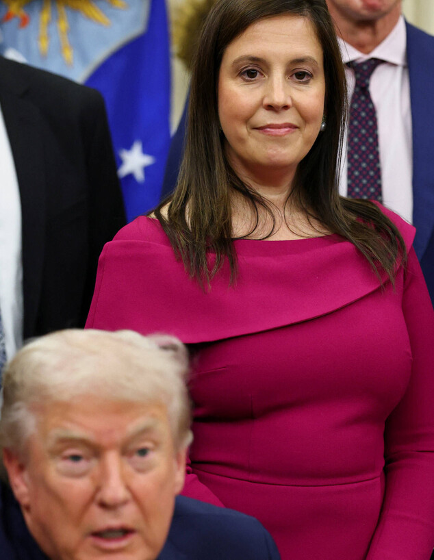 אליס סטפניק לצד הנשיא טראמפ