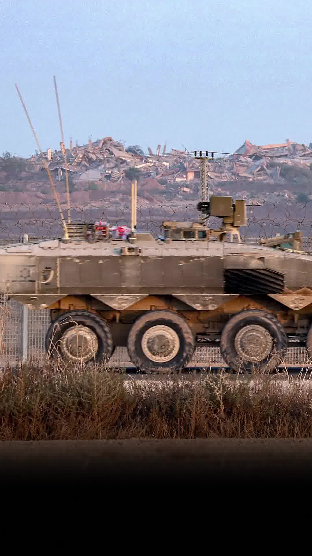 צה''ל: שני מחבלים שחצו את הקו הצהוב ברצועת עזה היוו איום על הכוחות וחוסלו מהאוויר
