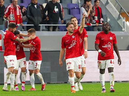 אלטמן חגג עם צמד (צילום: דני מרון)