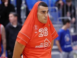 "לקחתי את זה כמו מקצוען". מדר (אלן שיבר) (צילום: ספורט 5)