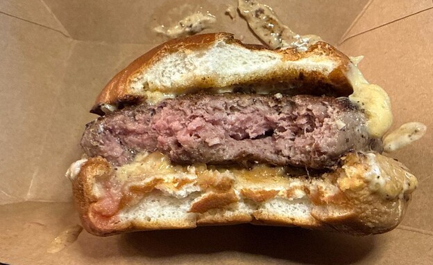 הביס שצורח בפה