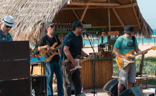 שוק האיכרים בחוף של מוש באכזיב