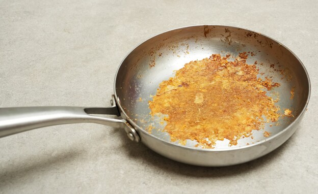 דורשת תרגול. מחבת נירוסטה