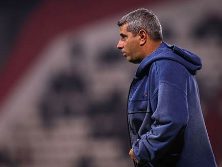 9 נקודות מעל הקו האדום (מאור אלקסלסי)