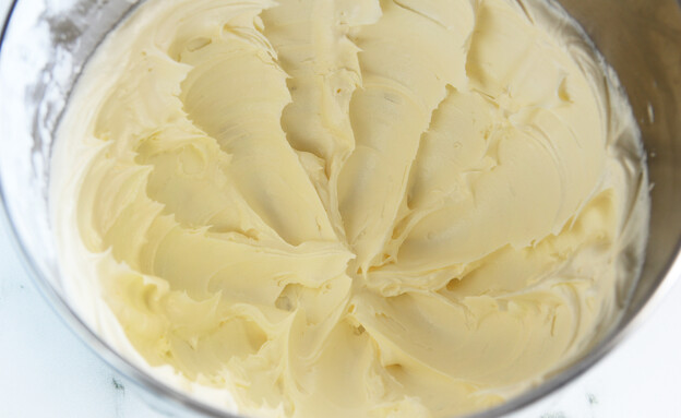 אלפחורס. ההקרמה של החמאה היא שלב קריטי