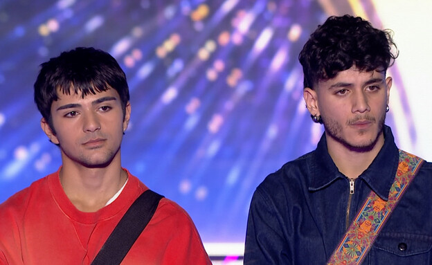 דניאל עזר, תמיר לוי