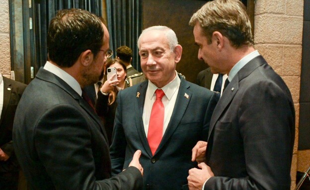 ראש הממשלה, ראש ממשלת יוון ונשיא קפריסין בהצהרה משותפת