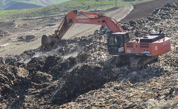 ראש מועצת עמק המעיינות בסיור לאחר קריסת הקרקע