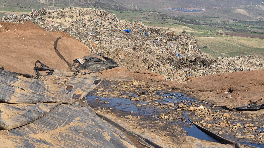 ראש מועצת עמק המעיינות בסיור לאחר קריסת הקרקע