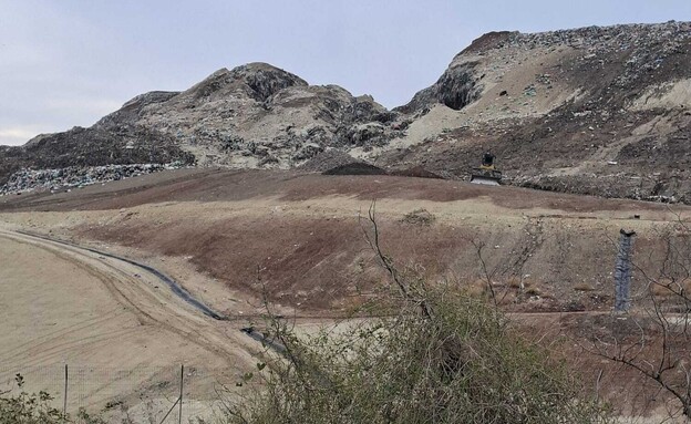 ראש מועצת עמק המעיינות בסיור לאחר קריסת הקרקע