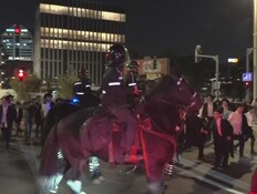 פקקי ענק כבר שעות: חרדים חוסמים כבישים מרכזיים בגוש דן