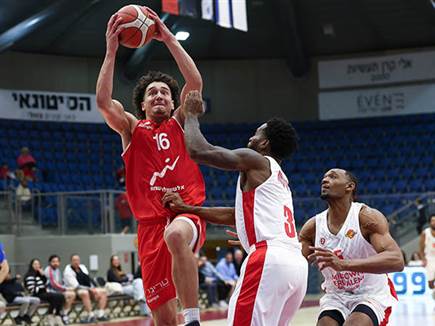 חגיגה אדומה, ואכזבה לבנה גדולה (דני מרון) (צילום: ספורט 5)