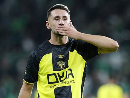 עד הפנדל המדויק של עומר אצילי (צילום: אלן שיבר)