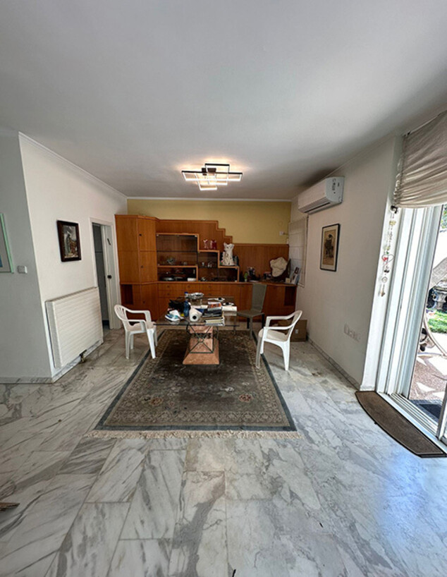 בית תהילה גור מבט לפינת אוכל לפני 