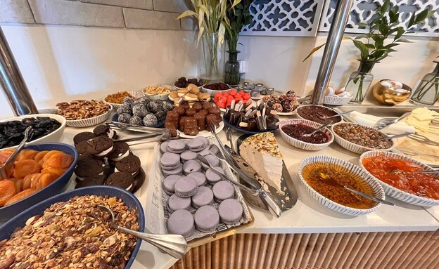 אוכל בארוחת בוקר מלון הריף אילת 