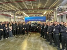 רגע היסטורי ורווי סימני שאלה ליצרנית היוקרה הבריטית