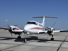 תקדים היסטורי בשמיים: מטוס נקלע למצוקה - ונחת לבד